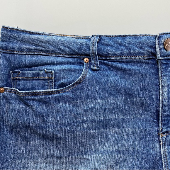 LAST CHANCE Jessica Simpson Rolled Cuff Washed Denim Skinny Jeans, 14/32 - Picture 4 of 11